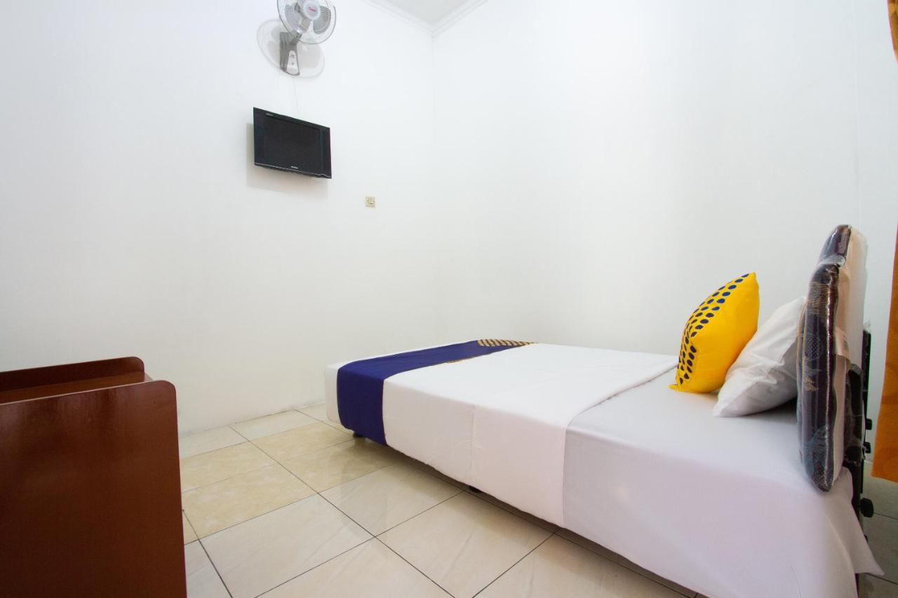 Spot On 2891 999 Guest House Sumedang Bagian luar foto