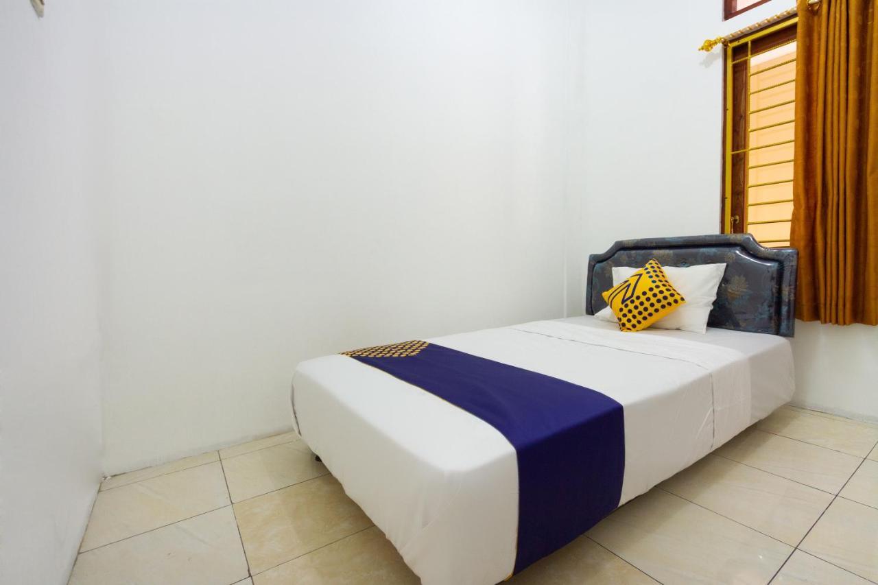 Spot On 2891 999 Guest House Sumedang Bagian luar foto