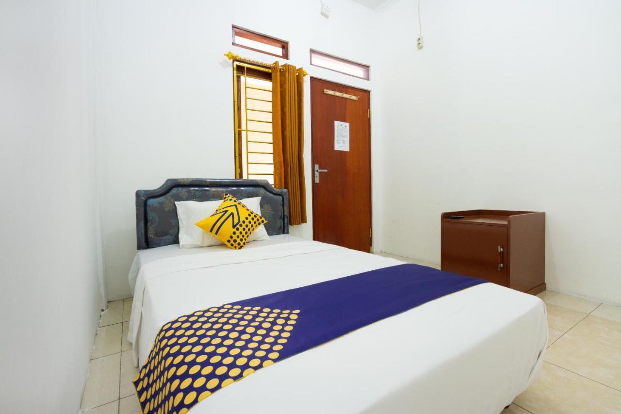 Spot On 2891 999 Guest House Sumedang Bagian luar foto