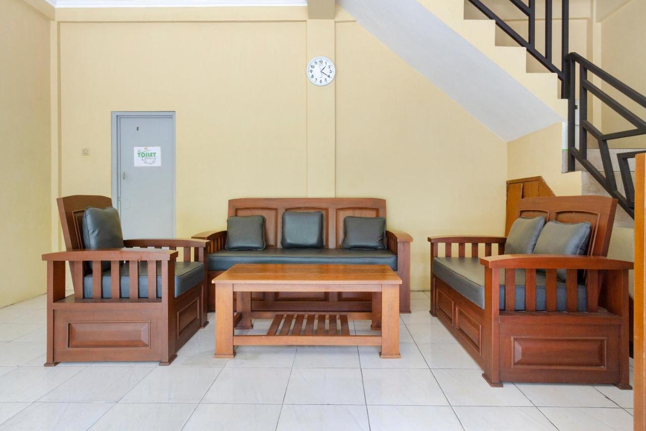 Spot On 2891 999 Guest House Sumedang Bagian luar foto