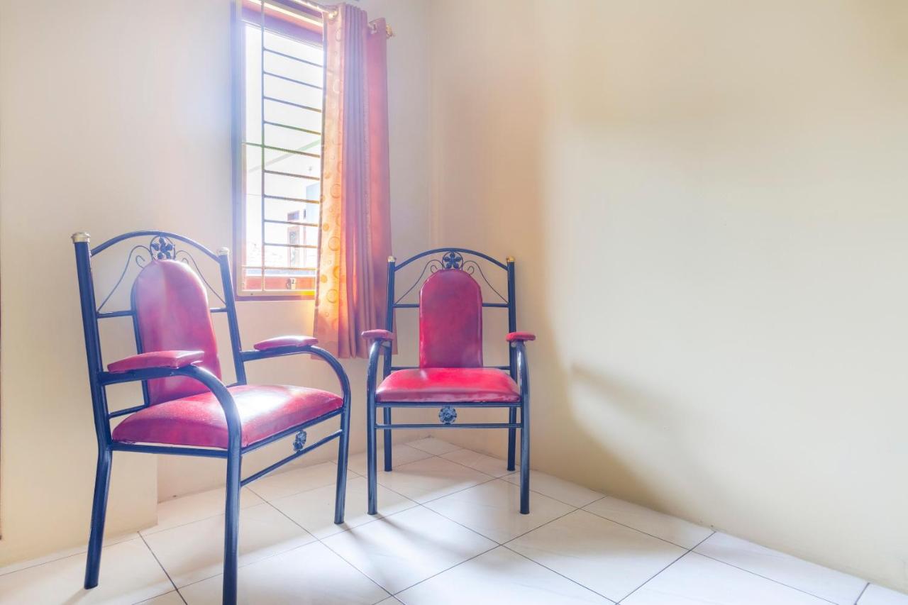 Spot On 2891 999 Guest House Sumedang Bagian luar foto