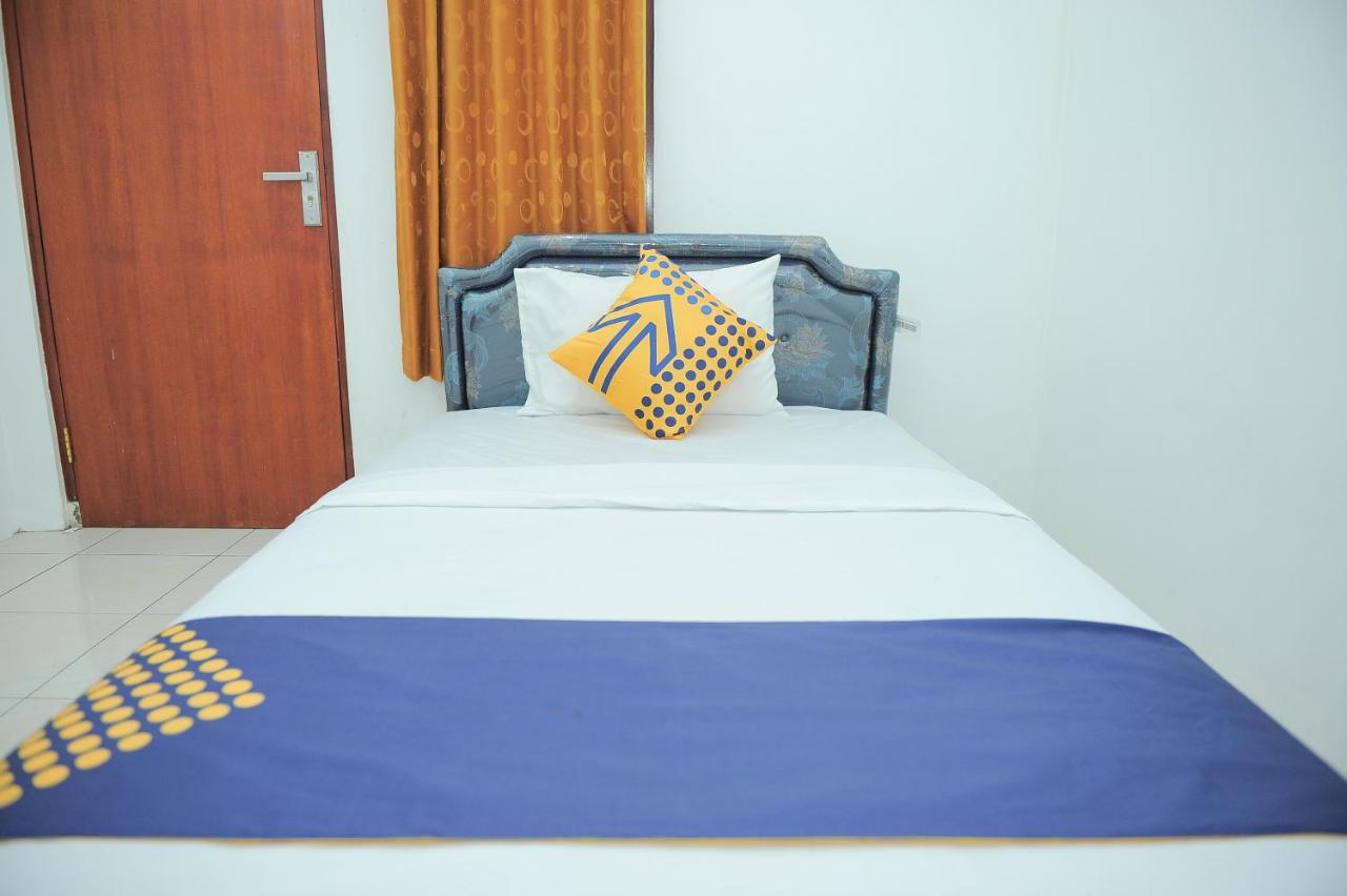 Spot On 2891 999 Guest House Sumedang Bagian luar foto