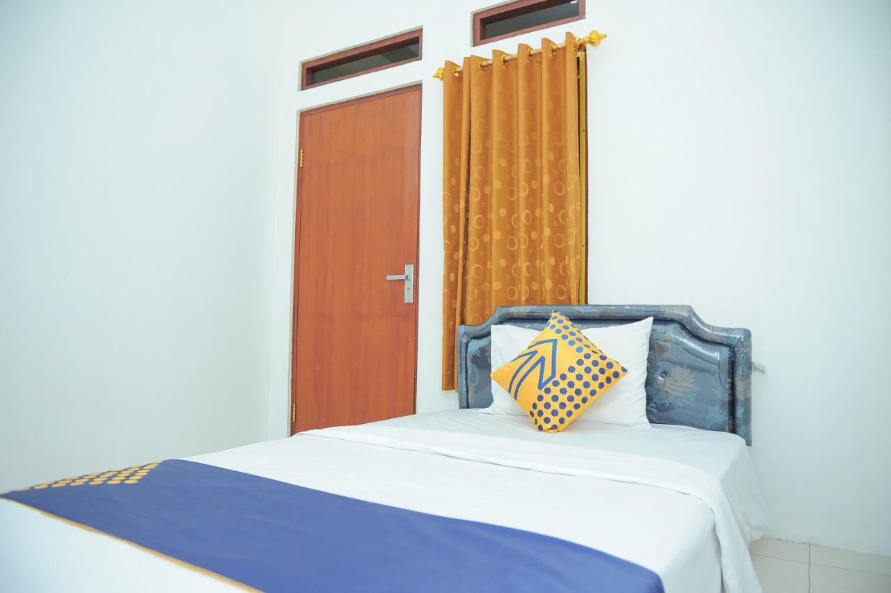 Spot On 2891 999 Guest House Sumedang Bagian luar foto
